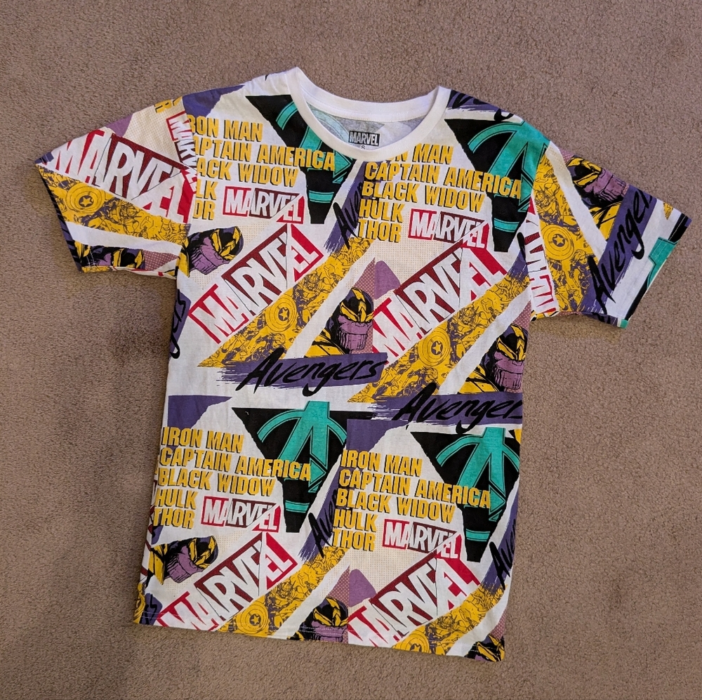 Marvel Avengers superhero NWOT men all over print graphic short sleeve T-shirt S